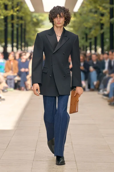Look 57
